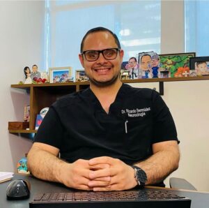 Dr. Ricardo Bermúdez